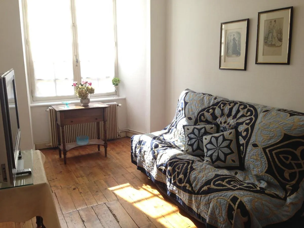 Chez Vous... A La Chanoinerie Brioude Apartment